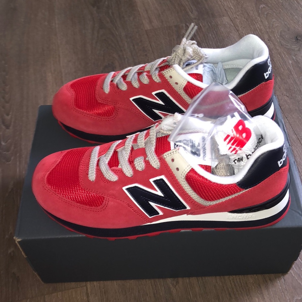 New Balance 574 Red Navy Blue Size 9 NWB